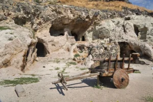 Cave-dwelling district